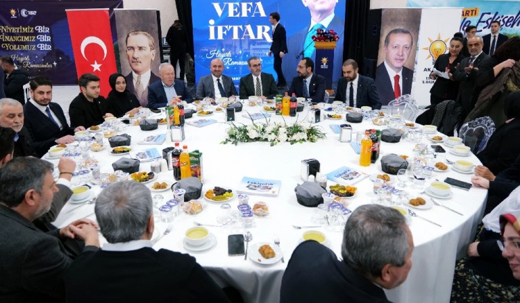 AK Parti İl Başkanlığının vefa iftarında kardeşlik zirve yaptı