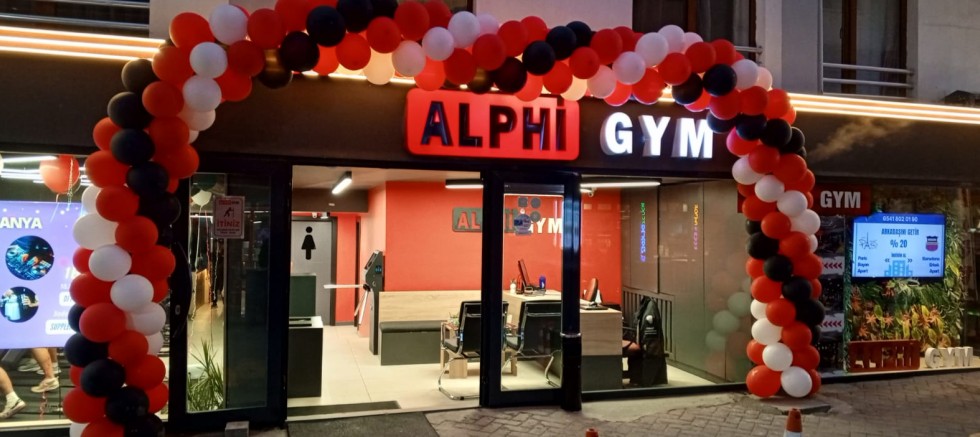 Alphi Gym'de Enerji Tavan Yaptı! Kutlama Bitti Ama Fırsatlar Bitmedi!