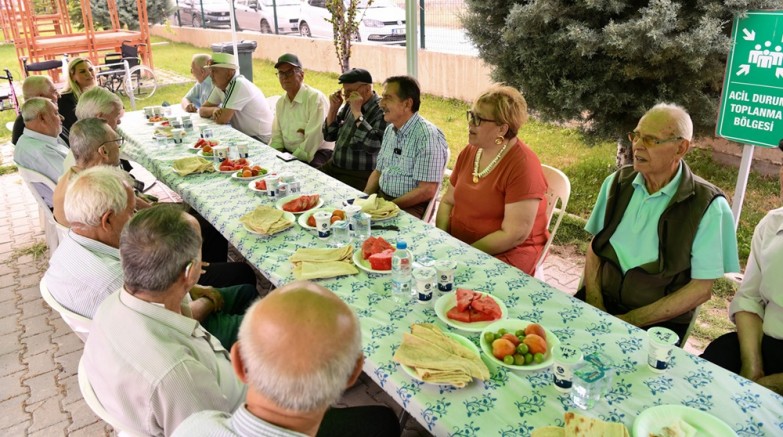 Başkan Ataç'tan deneyimli vatandaşlarla etkinlikte buluştu