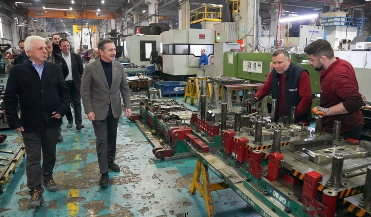 Başkan Ataç'tan tasarım ödülü kazanan firmaya ziyaret