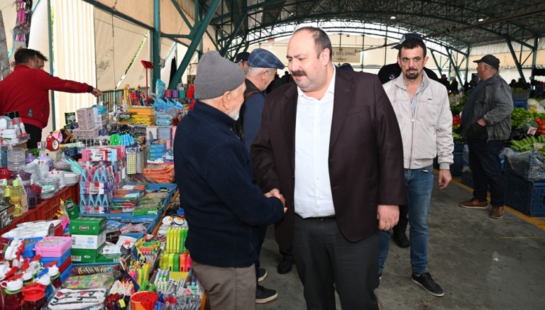 Başkan Hamamcı esnaf ve vatandaşla istişare etti