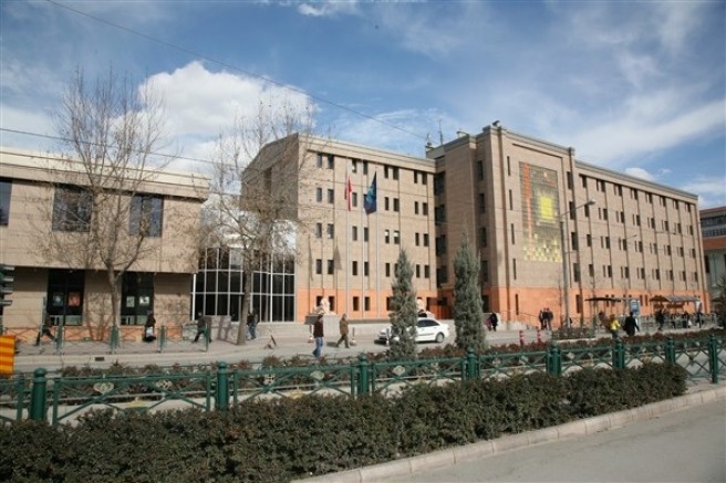 Belediyede yetkisiz bakım onarım skandalı!