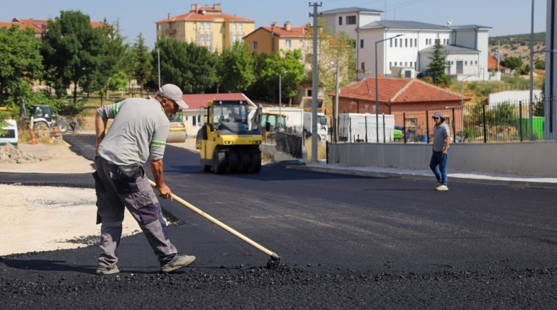 Büyükşehir Han'da yol çalışmalarını tamamladı