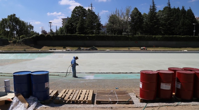 Büyükşehir Kentpark Yapay Plajında kapsamlı yenileme yapıyor