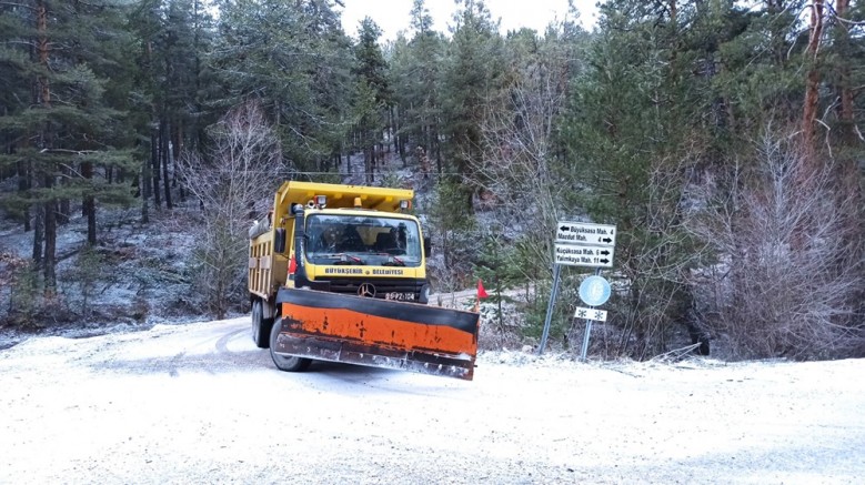 Büyükşehir Mihalıççık'ta kışın olumsuz şartlarını en aza indiriyor