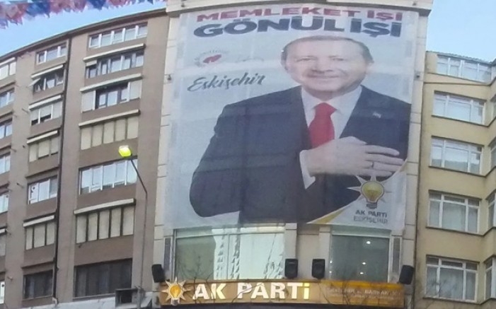 Eskişehirspor'a desteğin hep AK Parti kanadından gelmiş olması dikkat çekiyor