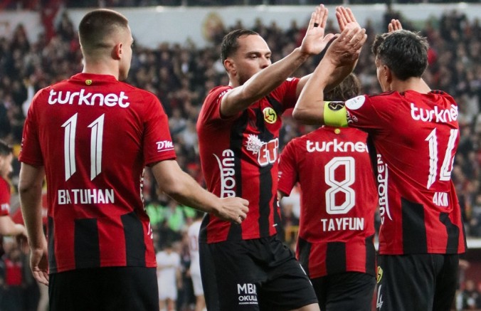 Eskişehirspor ezdi geçti!