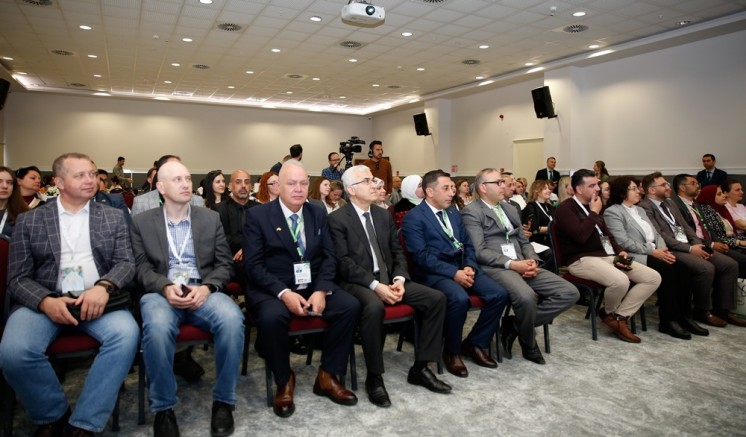 ESOGÜ'de Studiy İn English temalı personel eğitimi