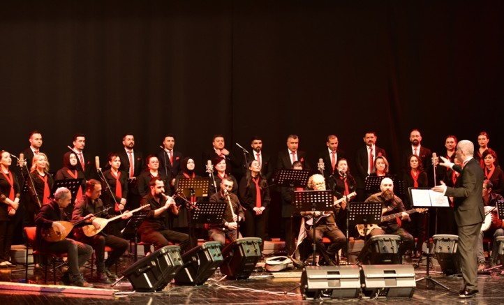ESOGÜ Hastanesi Türk Halk Müziği Korosu’ndan muhteşem konser