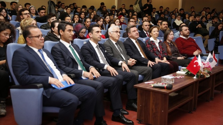 ESOGÜ öğrencileri siber suçlar konusunda bilgilendirildi