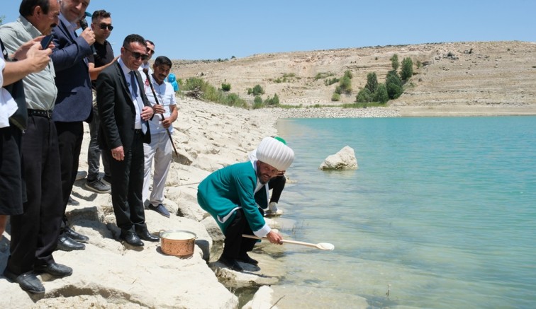 Geleneksel göle maya çalma etkinliği ile festival başlıyor