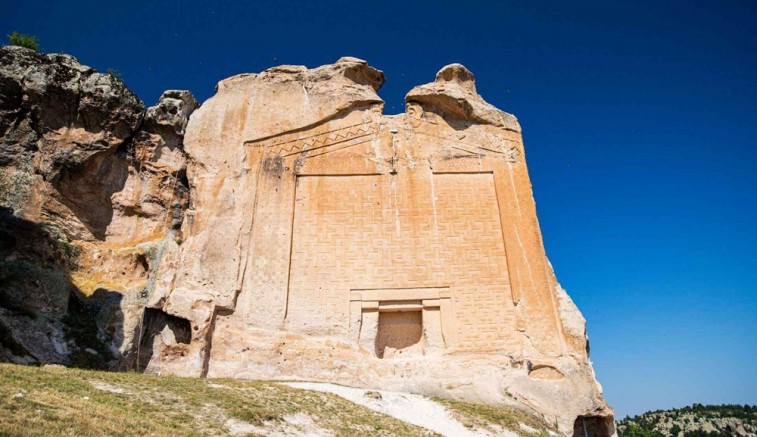 Gürhan Albayrak, Midas Anıtını gündeme taşıdı