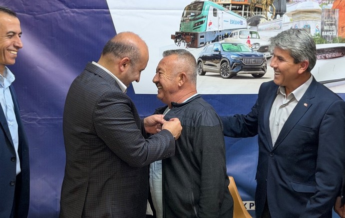 Gürhan Albayrak'tan Sarıcakaya ve Mahmudiye çıkarması