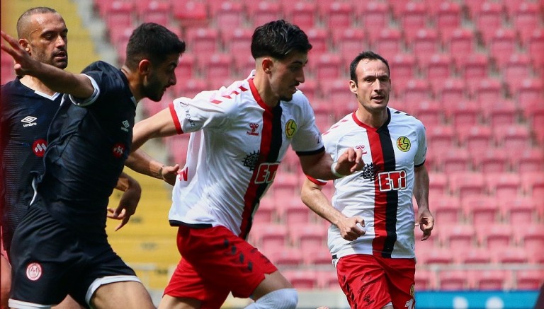 Her türlü oyuna rağmen Eskişehirspor şampiyon