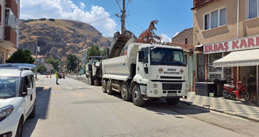 İnönü Belediyesi'nden Büyükşehir'e yol çalışmalarında destek