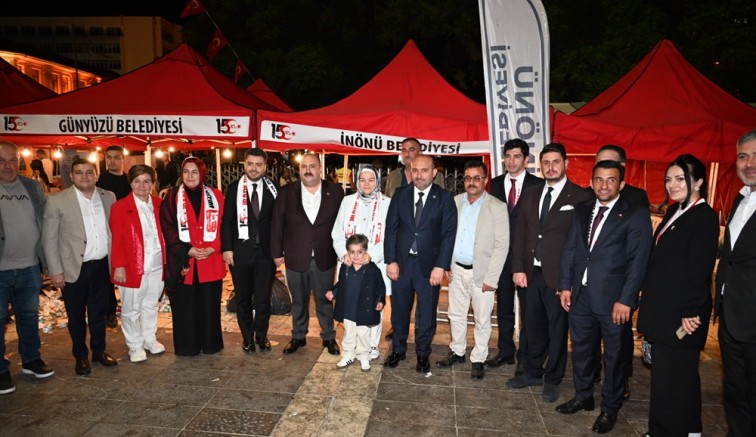 İnönü Belediyesinin 15 Temmuz çadırı büyük ilgi gördü