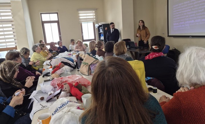 Kadınlara şiddete karşı yasal hakları ve uygulama yolları anlatıldı