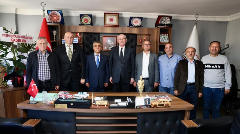 Kazım Kurt esnaf temsilcileri ile bir araya gelmeye devam ediyor