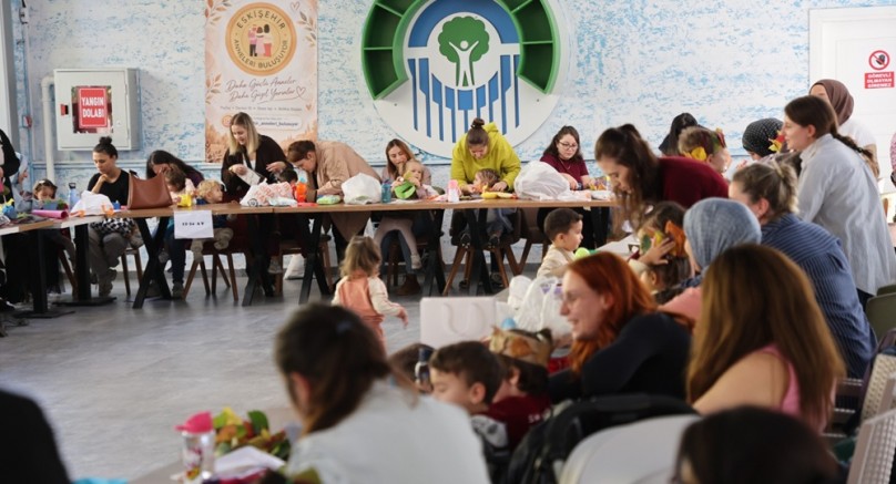 Kazım Kurt’un desteğiyle anneler Alaaddin Park Cafe’de buluştu