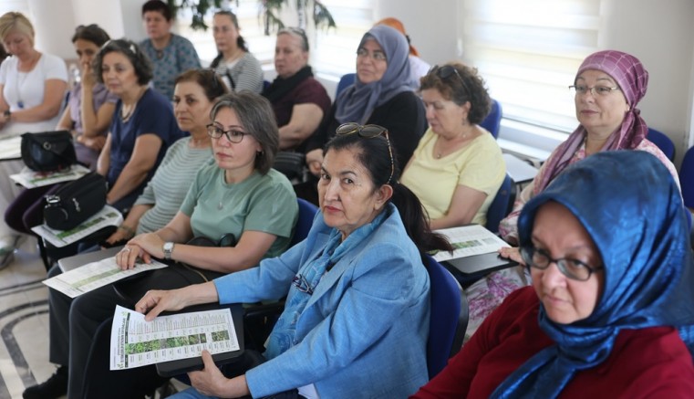 Kendiliğinden yetişen ve yenilebilen 15 bitkiyi size hemen sayarlar
