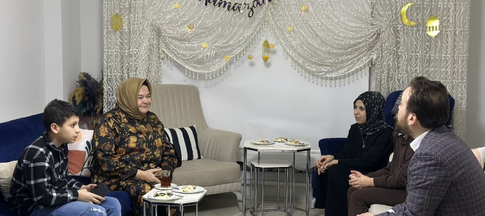 Milletvekili Gürcan'dan Çamlıca Mahallesi'nde peş peşe ziyaretler