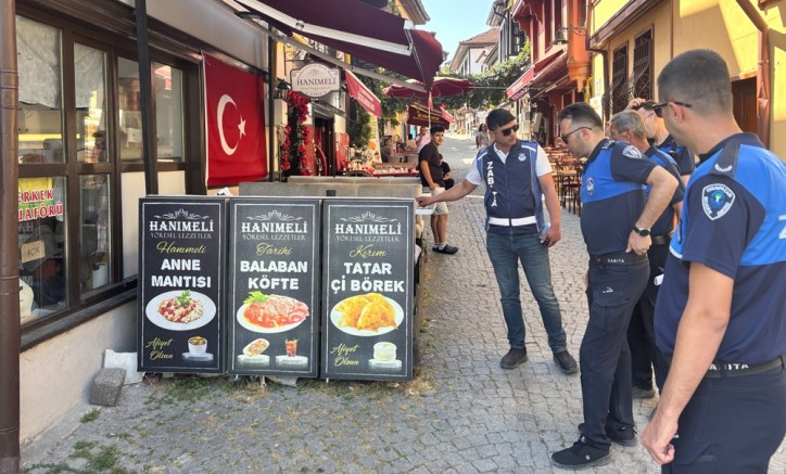 Odunpazarı Belediyesi kaldırımlarda işgaliyeye fırsat vermiyor