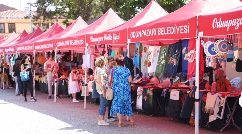 Odunpazarı’nda el emeği ürünler satışa sunuldu