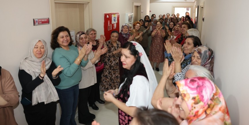 Odunpazarı'nda Halk Merkezi kursiyerlerinin defilesi konuşuluyor