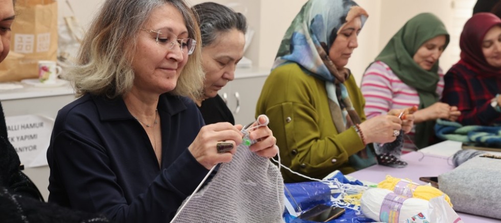 Odunpazarı’nda kadınlara örgü atölyesi