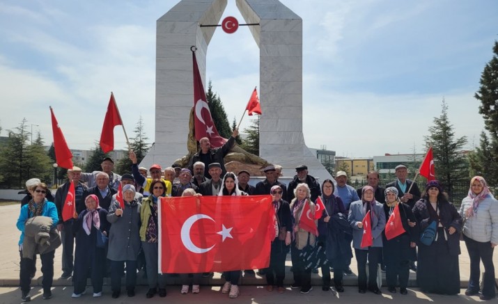 Odunpazarı'nın Koca Çınarlarından şehitlik ziyareti