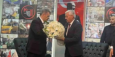 Adnan Karamanlı Esnaf Odaları Birliğinde görevi devraldı