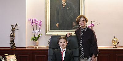 Ayşe Ünlüce başkanlık koltuğunu devretti!