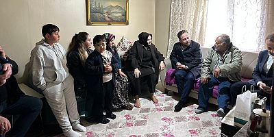Ayşen Hoca Sazova Mahallesi'nde vatandaşları ziyaret etti