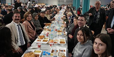 Büyükşehir iftar sofrasını bu sefer Beylikova'da kurdu!