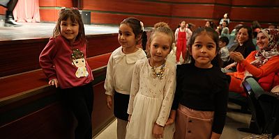 Çocuklar sahnede hünerlerini gösterdi