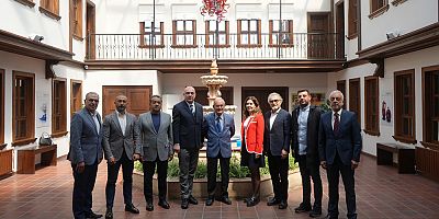 ESO Yönetim Kurulu Yılmaz Büyükerşen'i ziyaret etti