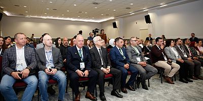 ESOGÜ'de Studiy İn English temalı personel eğitimi