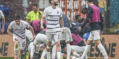 Hakem yardımıyla Eskişehirspor'u eleyen Ayvalıkgücü 2. Lige çıkamadı
