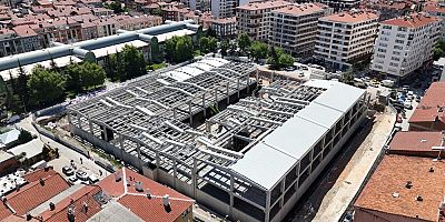Kapalı pazar yerinde çatı imalat ve elektrik işleri yapılmaya başlandı