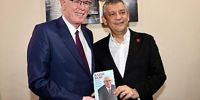 Kazım Kurt'tan CHP Genel Başkanı Özgür Özel'e çok özel takdim