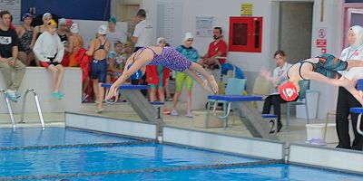 Kentpark Kapalı Yüzme Havuzunda yüzme şöleni