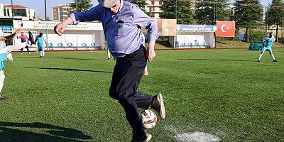Odunpazarı Belediyesi Birimler Arası Futbol Turnuvası heyecanı başladı