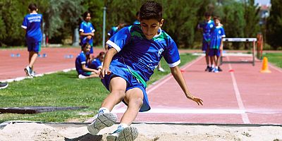 Odunpazarı’nda Atletizm Yaz Okulu çalışmaları sürüyor
