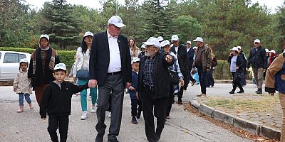Odunpazarı’nda iki nesil bir arada yürüdü