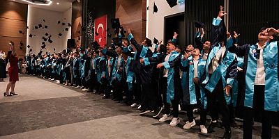 Özel EOSB Mesleki ve Teknik Anadolu Lisesi’nde mezuniyet heyecanı