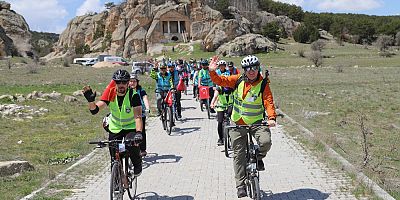 Pedaller tarihi Frig Vadisinde döndü