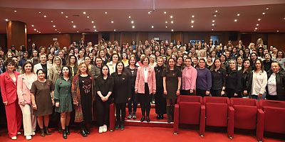 Şefkatlerini, merhametlerini ve dayanışmalarını da işlerine katıyorlar