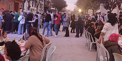 Sokak sakinlerinin iftarı büyük ilgi gördü