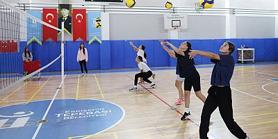 Tepebaşı Belediyesi voleybol kurslarında çalışmalar aralıksız devam ediyor