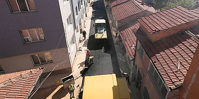 Tepebaşı Belediyesi Yeni Mahalle'de asfalt serimine başladı